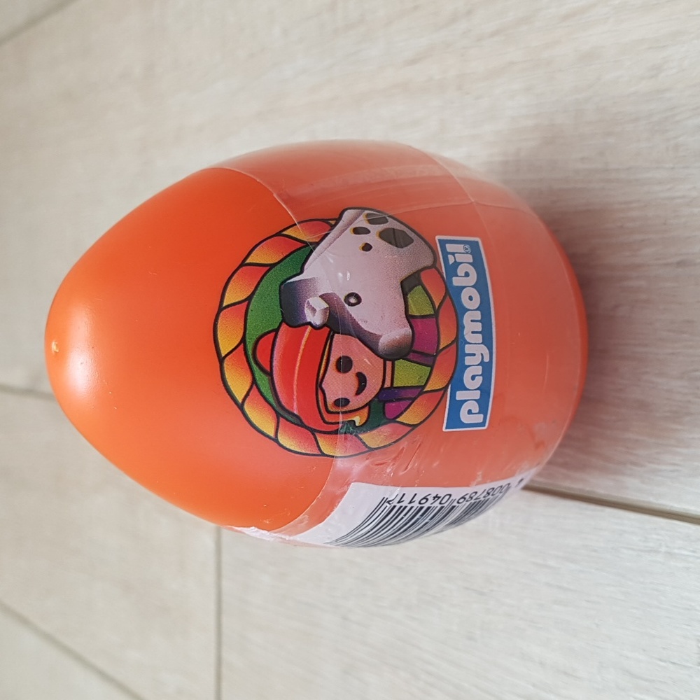 New Playmobil 2002 Easter Egg child with Foal